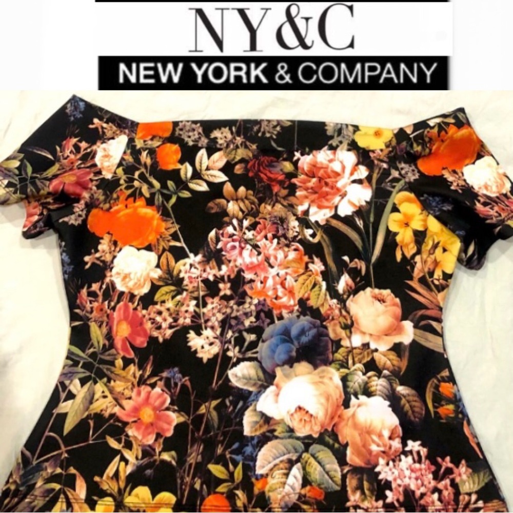 NEW YORK & CO black floral summer top sizeM